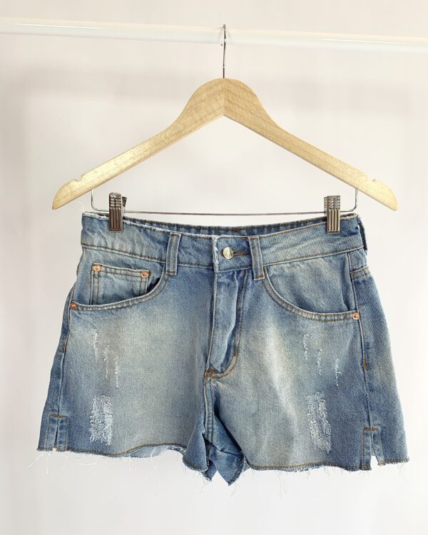 Short jeans LOJA 3 - P *nunca usado*