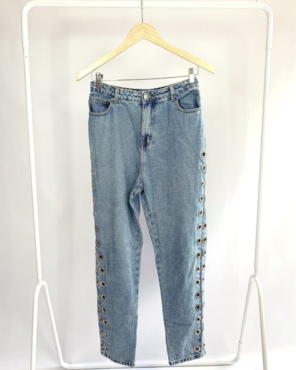 Calça mom jeans ilhós lateral BOBÔ - 40 - vendido sistema oto