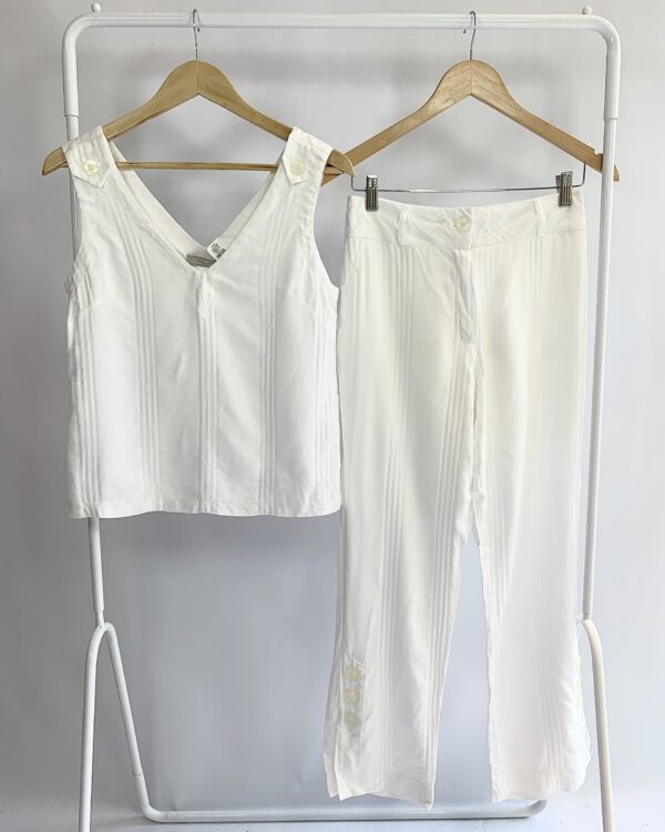 Conjunto calça e blusa off textura acetinada detalhe botões FILLITY - P - VENDIDO SISTEMA OTO