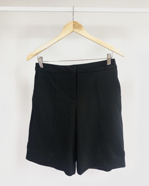 Bermuda preta alfaiataria LUCIDEZ - 38 - VENDIDO SISTEMA OTO