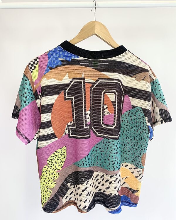 T-shirt furinhos p&b estampa colorida FARM - M - VENDIDO SIST OTO