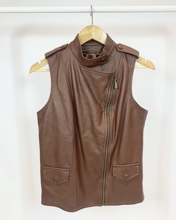 Colete couro morrom EVA SPINELI - P