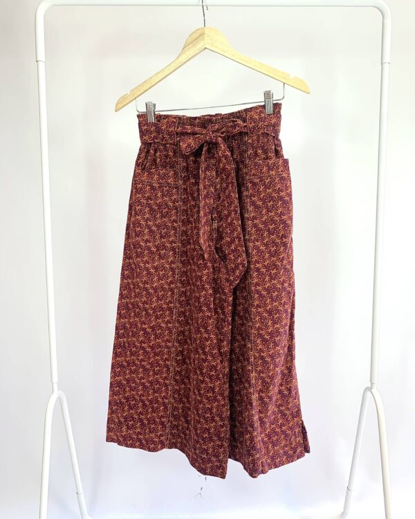 Calça pantacourt bordo com estamp DRESS TO - P - VENDIDO SISTEMA OTO