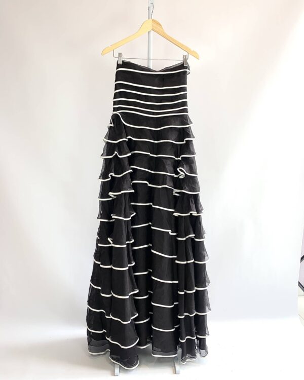 Vestido longo seda sem alça preto babados e viés branco TEMPO 4 *nunca usado* - 42