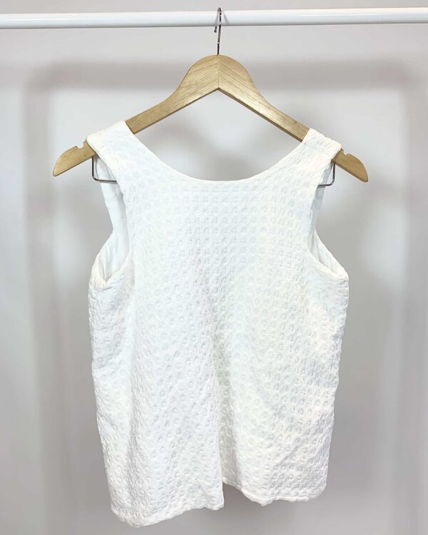 Blusa cropped off textura decote e botões costas ANGELA BRITO - P - VENDIDO SISTEMA OTO