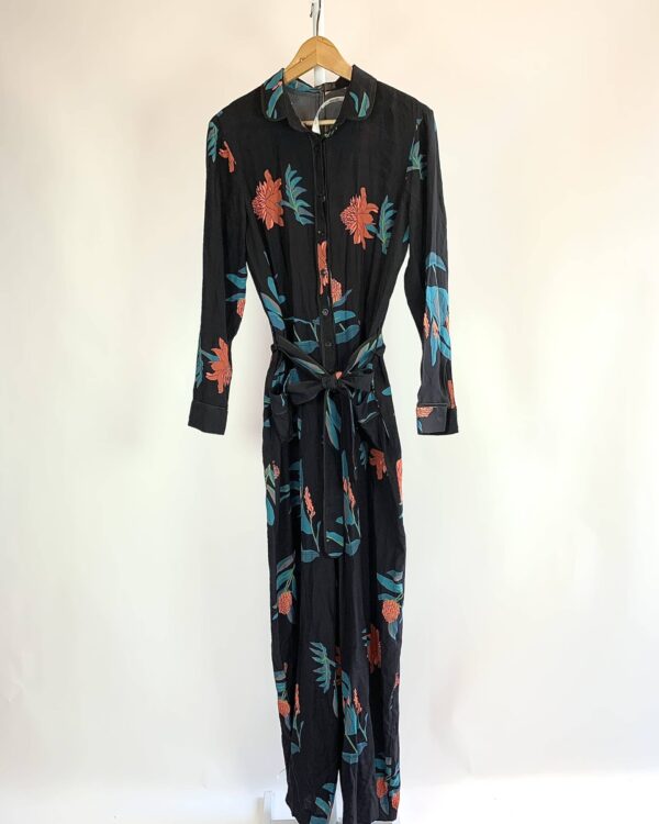 Macacão seda preto estampa floral bolsos na frente A.BRAND - 40 (nunca usado) - VENDIDO SISTEMA OTO