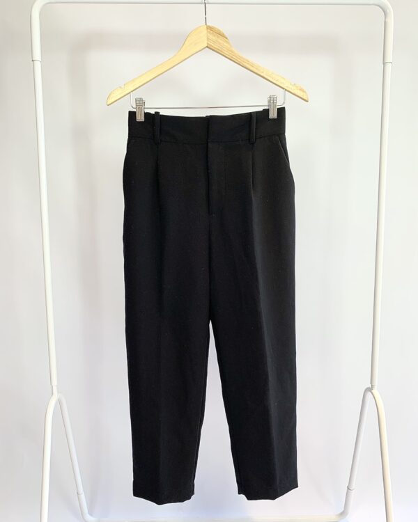 Calça alfaiataria cenoura preta ZARA - P - VENDIDO SISTEMA OTO