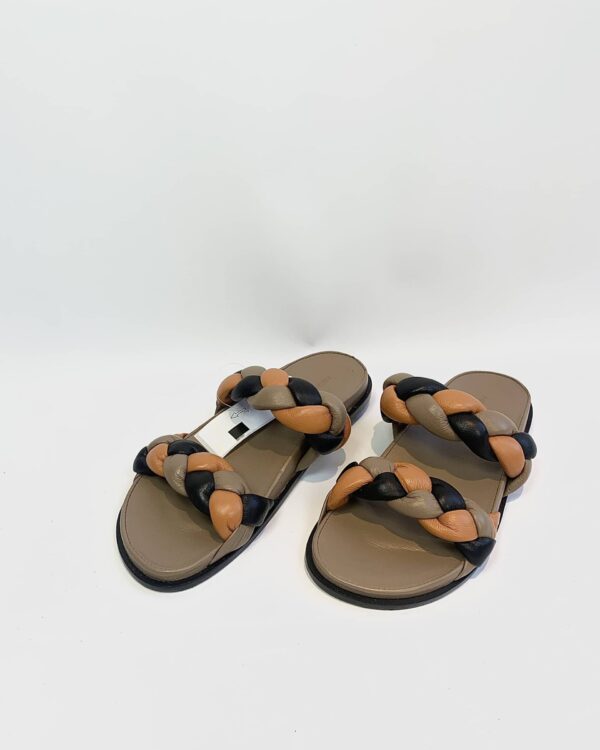 Rasteira bege tiras trançadas ANDREA MULLER - 35 - VENDIDO SISTEMA OTO