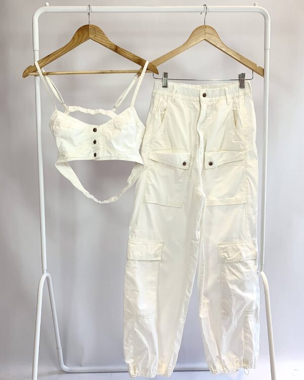 Conjunto branco calça com bolsos e cropped branca DRESS TO - 38 VENDIDO SISTEMA OTO