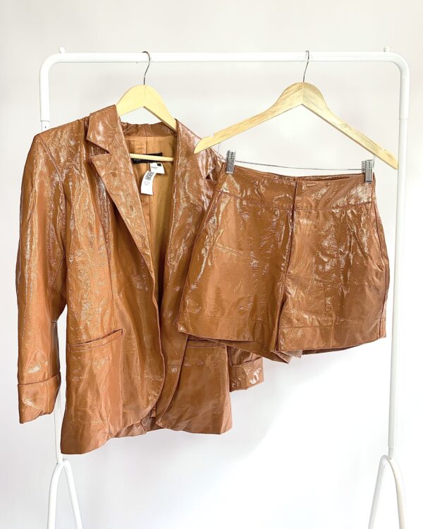 Conjunto short e blazer vinil caramelo ALEXANDRINO - 36 - VENDIDO SISTEMA OTO