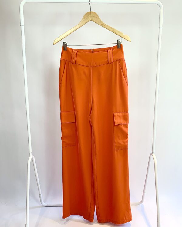 Calça laranja com botões MARIA VALENTINA - 36 - VENDIDO SIST OTO