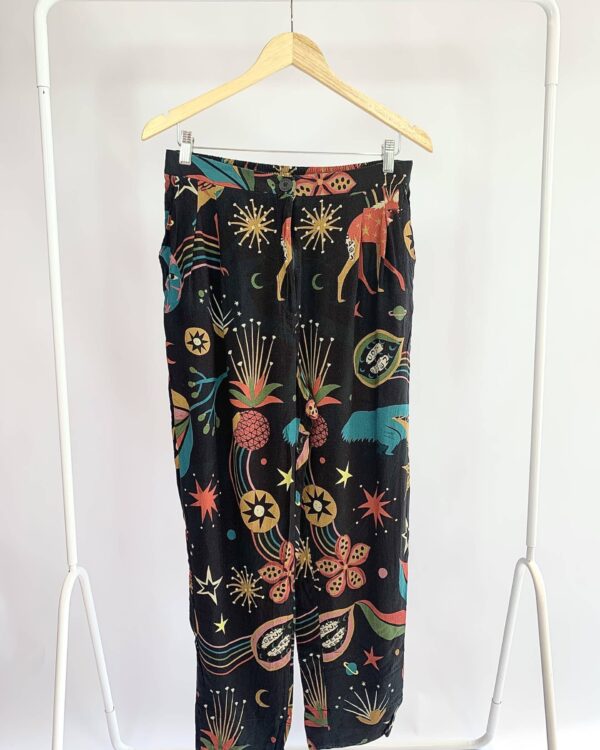 Calça preta estampa colorida com elástico na cintura FARM -G - VENDIDO SISTEMA OTO