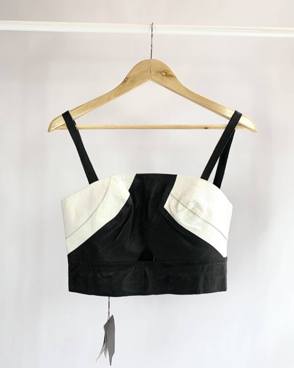 Cropped branca e preta de couro *nunca usado* ABRAND - 38