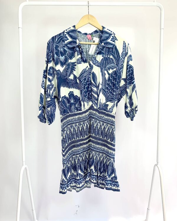 Vestido curto branco com estamp azul FARM - M