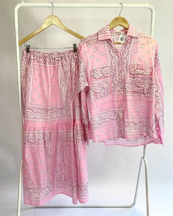 Conjunto rosa com estamp DAMARIA - P - VENDIDO SIST OTO