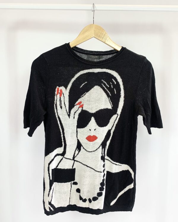 Blusa tricot preta estampa na frente A.BRAND - P