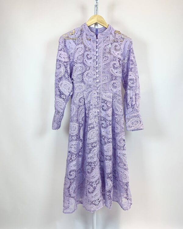 Vestido midi renda lilás botões na frente AIMIER - P