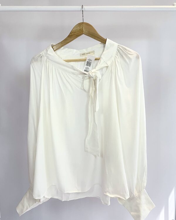 Blusa ampla off gola laço NANAMINZE *nunca usada* - P - VENDIDO SISTEMA OTO