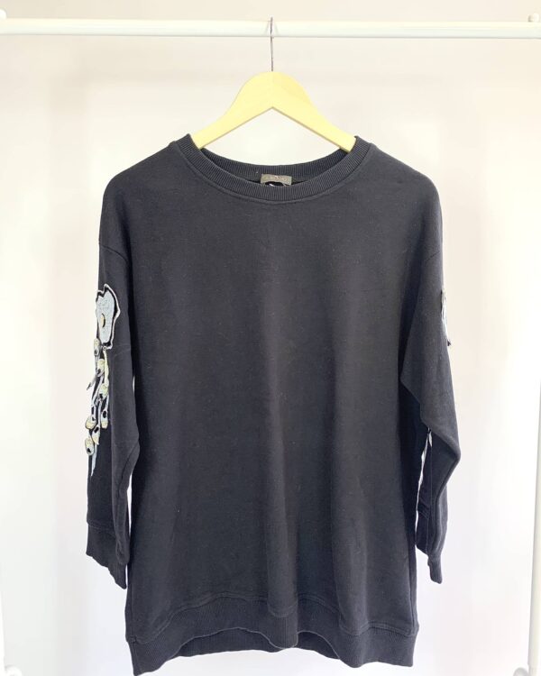 Casaco pull moletom preto com aplicação floral nas mangas A.BRAND - M - VENDIDO SISTEMA OTO