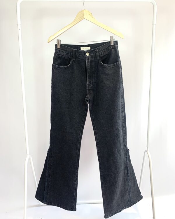 Calça sarja flare preta NV - 38 - VENDIDO SISTEMA OTTO