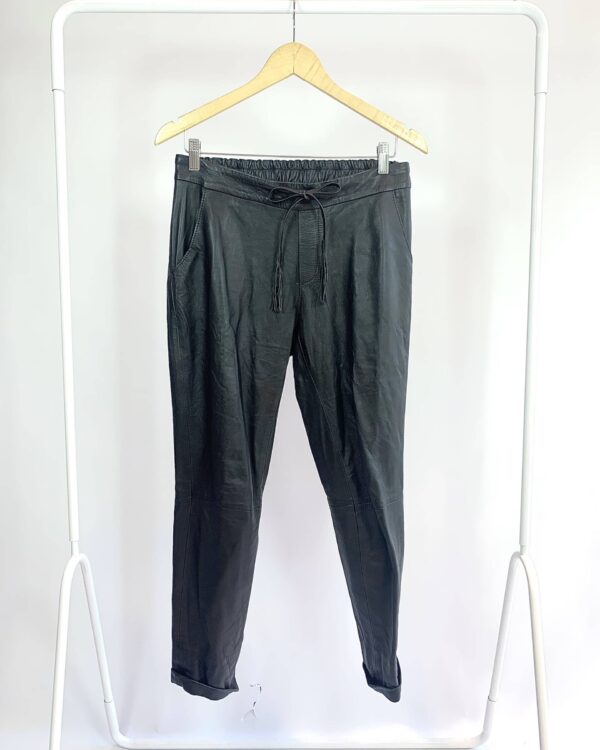 Calça de couro preta AMITZ - G