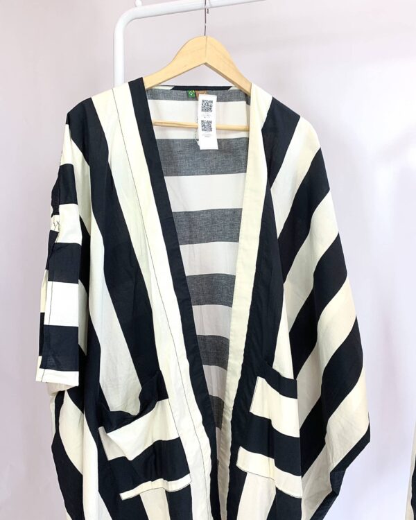 Kimono algodão listrado p&b FARM - U - VENDIDO SISTEMA OTO