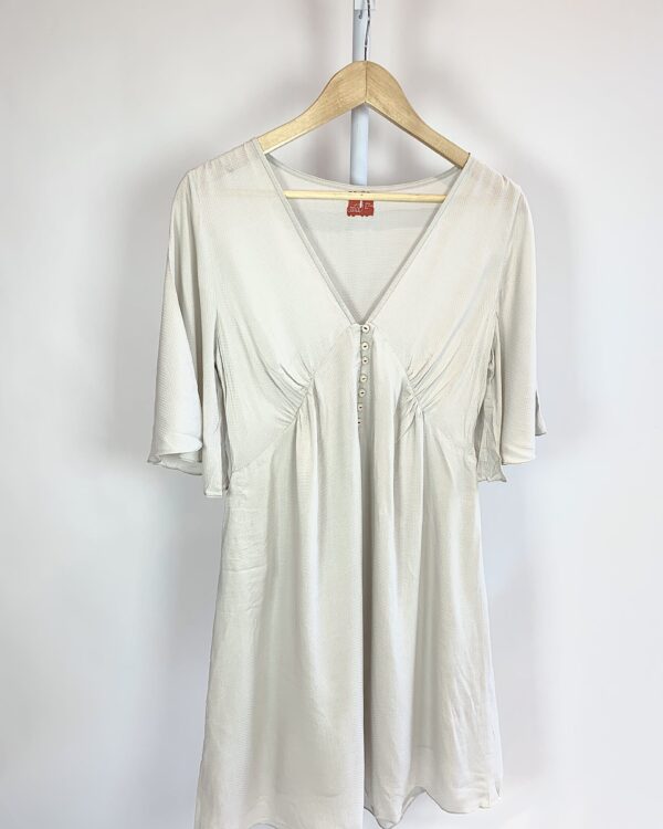 Vestido curto manga bufante branco gelo CANTAO - P - VENDIDO SISTEMA OTO