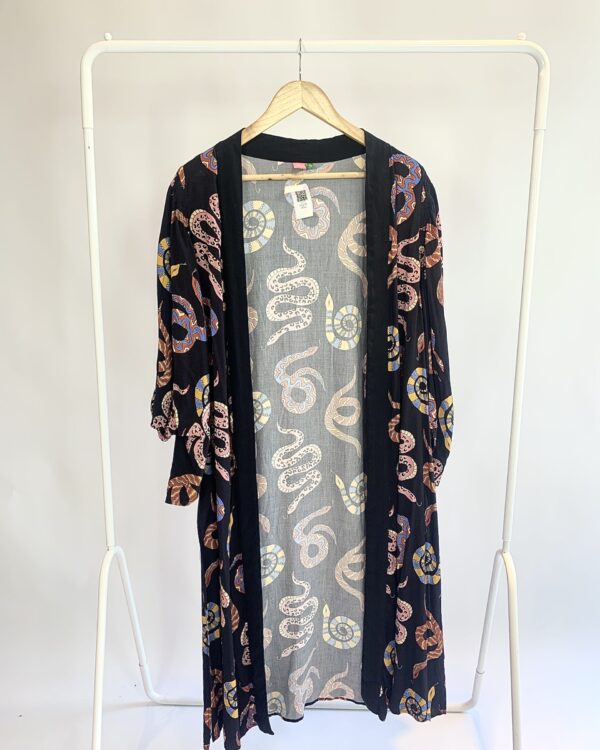 Kimono longo estampa cobras FARM - P - VENDIDO SISTEMA OTO