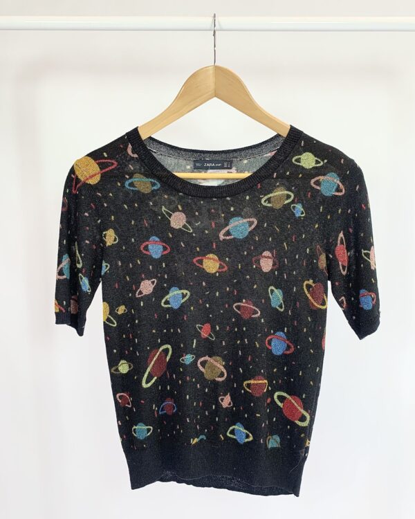 Blusa tricot preta estampa planeta ZARA - M - vendido sistema oto