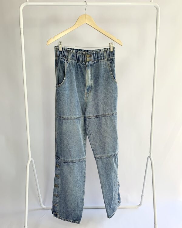 Calça jeans elastico na cintura botões lateral NV - 38 - VENDIDO SISTEMA OTO