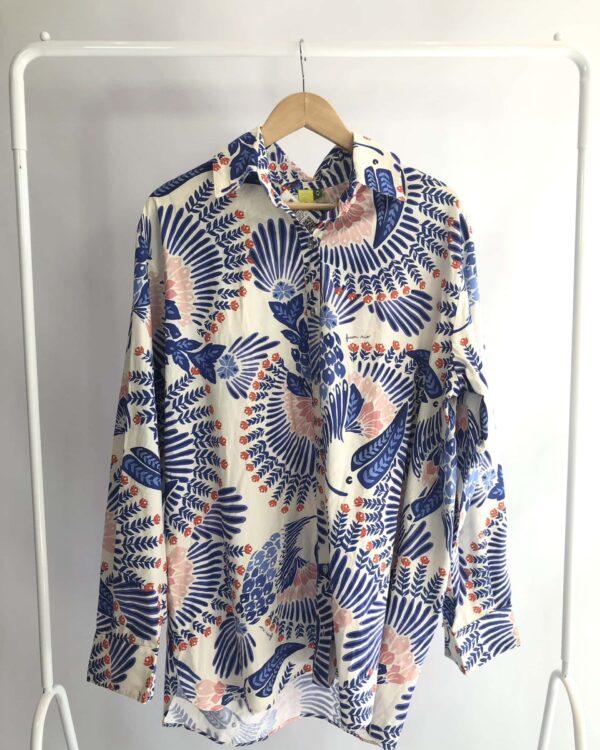 Camisa branca com estamp FARM *nunca usado* - GG - VENDIDO SISTEMA OTO