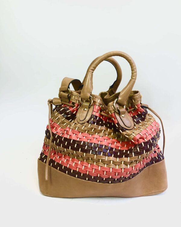 Bolsa marrom com detalhes coloridos AREZZO - VENDIDO SISTEMA OTO