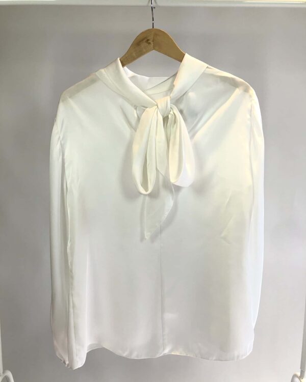 Blusa branca acetinada manga longa AGILITÁ - 44 - VENDIDO SISTEMA OTO