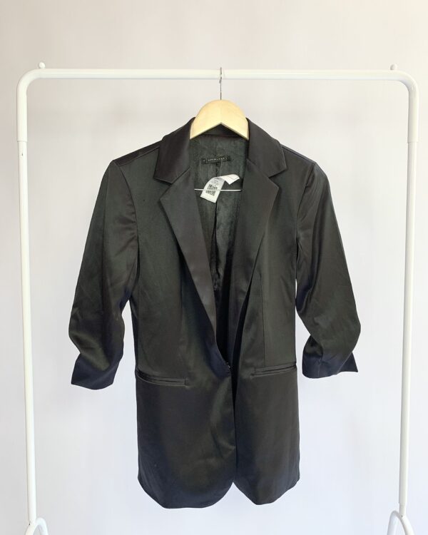 Blazer acetinado preto manga franzida MY PLACE - P