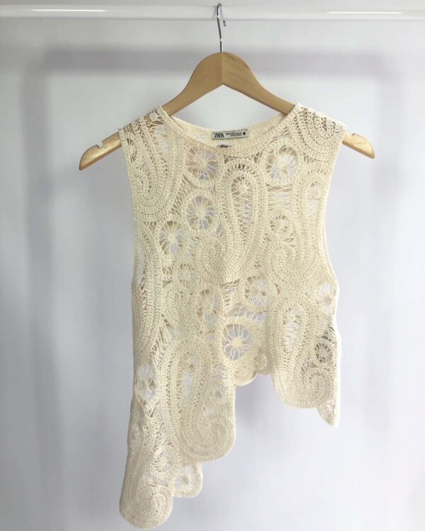 Blusa crochê cru assimétrica ZARA - PP - VENDIDO SISTEMA OTO