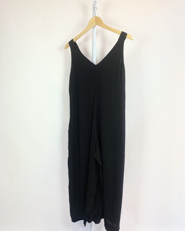 Macacão crepe preto CANTAO - PP - VENDIDO SISTEMA OTO