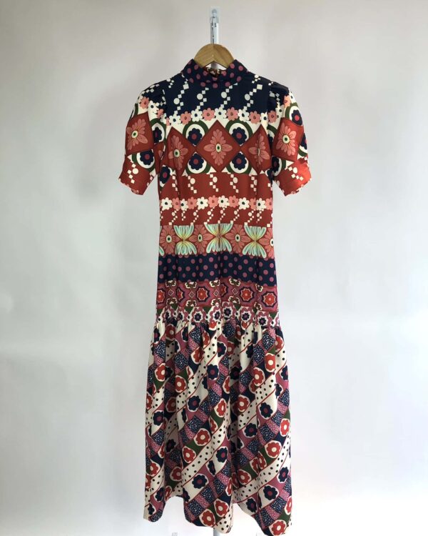 Vestido mid estampa colorida ALMOST VINTAGE - 36 - VENDIDO SISTEMA OTO