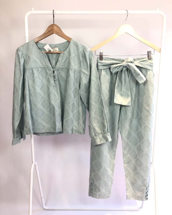 Calça e blusa azul FRENCH - PP - VENDIDO SISTEMA OTO