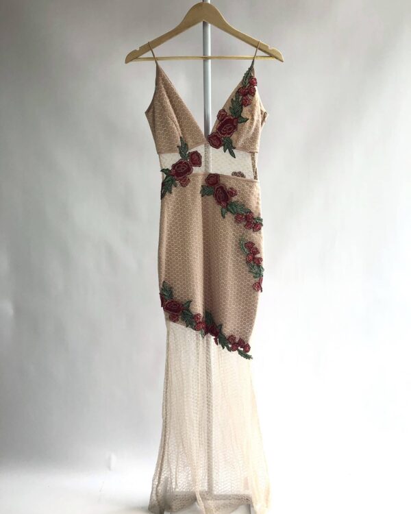 Vestido longo bege com transparencia e bordado de flor IORANE - 38 - VENDIDO SISTEMA OTO