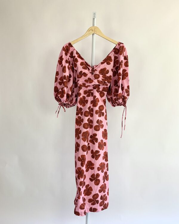 Vestido rosa com flores mid manga bufante EMI BEACHWEAR- P - VENDIDO SISTEMA OTO