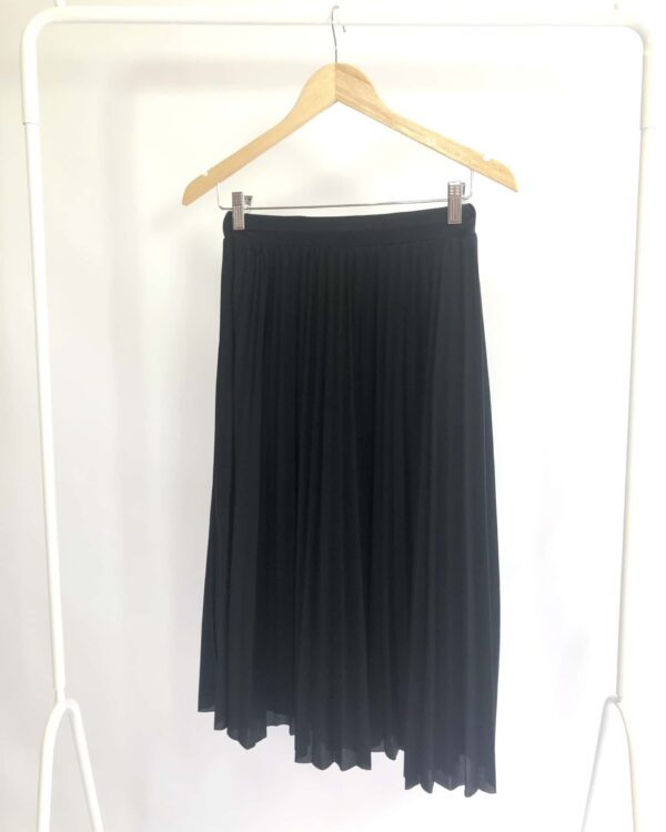 Saia midi preta drapeada MANZZO - P