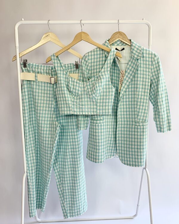 Conjunto blazer calça e cropped xadrez azul MY PLACE - P (nunca usado) - vendido sistema oto