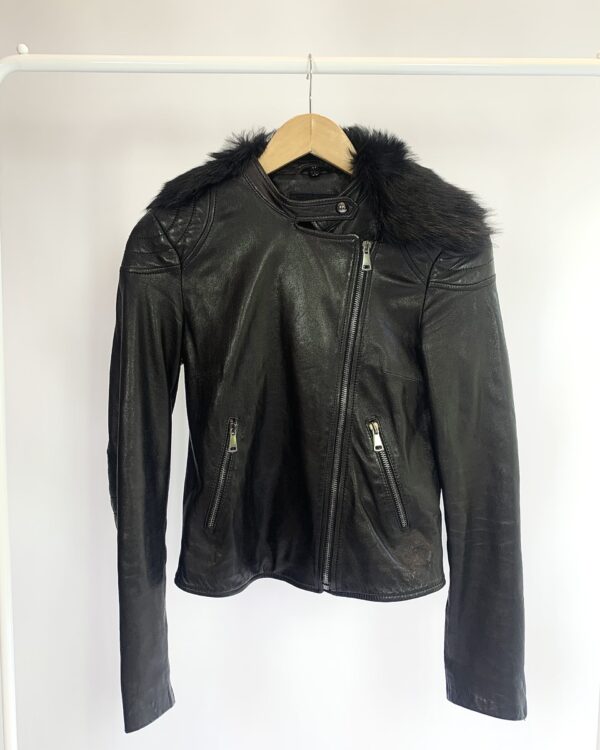 Jaqueta  preta couro  MASSIMO DUTTI - p - VENDIDO SISTEMA OTO