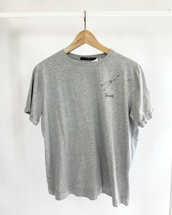 Blusa cinza com detalhe signo touro ANIMALE -  M - VENDIDO SISTEMA OTO