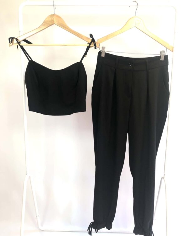 Conjunto preto cropped e calça MUSE - P - VENDIDO SISTEMA OTO