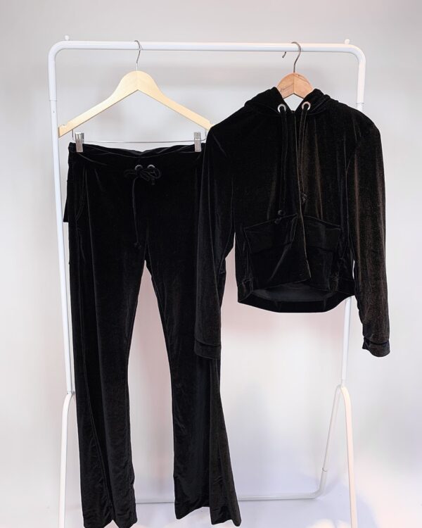 Conjunto preto veludo calça e moletom cropped LEBLOG-P - VENDIDO SISTEMA OTO