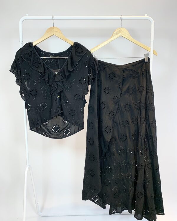 Conjunto cropped e saia transpassada preta laise VIX - P *nunca usado * - VENDIDO SISTEMA OTO