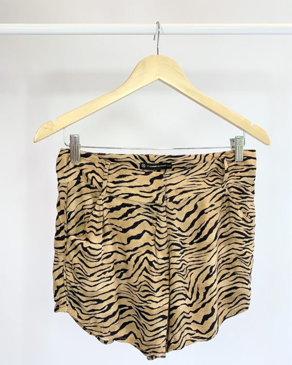 Short crepe onça VIX - P