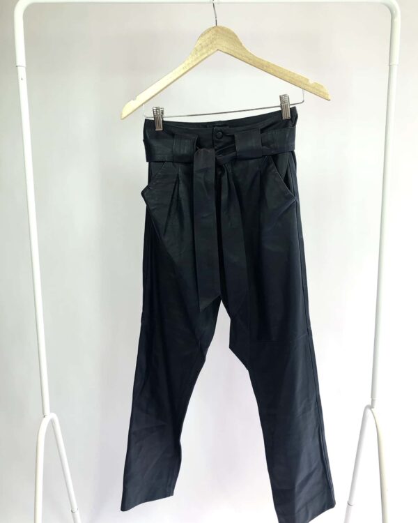 Calça de couro azul marinho DANI BERNARDES - 36 VENDIDO SISTEMA OTTO