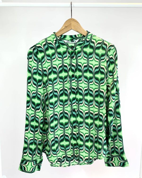 Camisa crepe verde estampada ZARA - M - VENDIDO SISTEMA OTO
